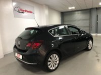 USED 2014 14 VAUXHALL ASTRA 1.6 ELITE 5d 115 BHP * PARKING SENSORS * LEATHER * 17 INCH ALLOYS * CLIMATE *