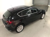 USED 2014 14 VAUXHALL ASTRA 1.6 ELITE 5d 115 BHP * PARKING SENSORS * LEATHER * 17 INCH ALLOYS * CLIMATE *