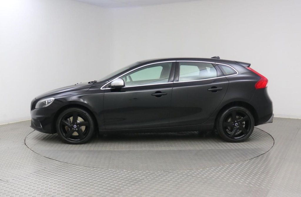 USED 2016 65 VOLVO V40 2.0 D2 R-DESIGN NAV AUTO 5d 118 BHP 