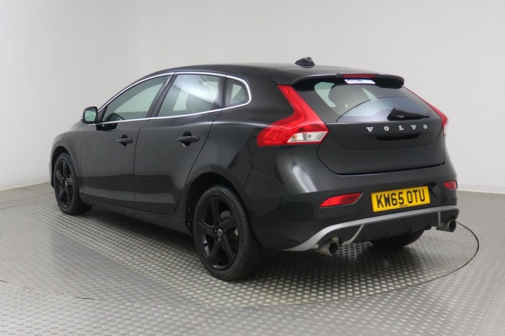USED 2016 65 VOLVO V40 2.0 D2 R-DESIGN NAV AUTO 5d 118 BHP 