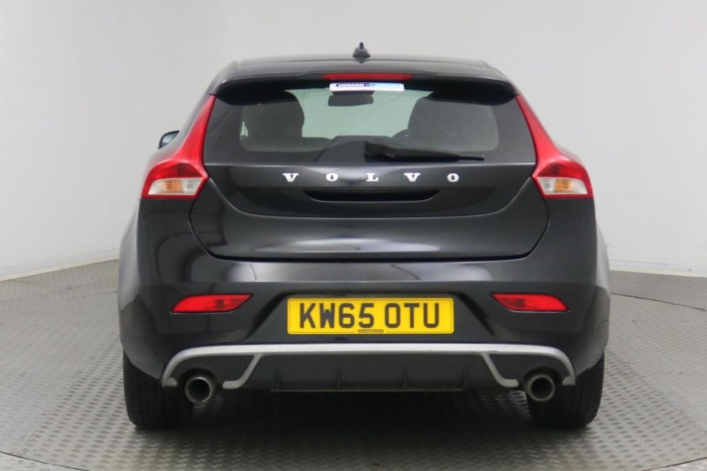 USED 2016 65 VOLVO V40 2.0 D2 R-DESIGN NAV AUTO 5d 118 BHP 