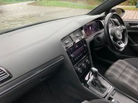 USED 2018 18 VOLKSWAGEN GOLF 2.0 GTD TDI DSG 5d 182 BHP HUGE SPECIFICATION AND HUGELY SOUGHT AFTER 'VW GOLF GT TDi DSG-PADDLE-SHIFT 5DR' DEEP PEARL BLACK METALLIC - NAV - i-COCKPIT - ONLY 21,885 MILES FROM NEW !!!!