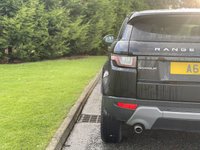 USED 2015 65 LAND ROVER RANGE ROVER EVOQUE 2.0 TD4 SE TECH 5d 177 BHP AWD AUTO Silver Roof Sat Nav 19" Alloys