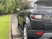 USED 2015 65 LAND ROVER RANGE ROVER EVOQUE 2.0 TD4 SE TECH 5d 177 BHP AWD AUTO Silver Roof Sat Nav 19" Alloys