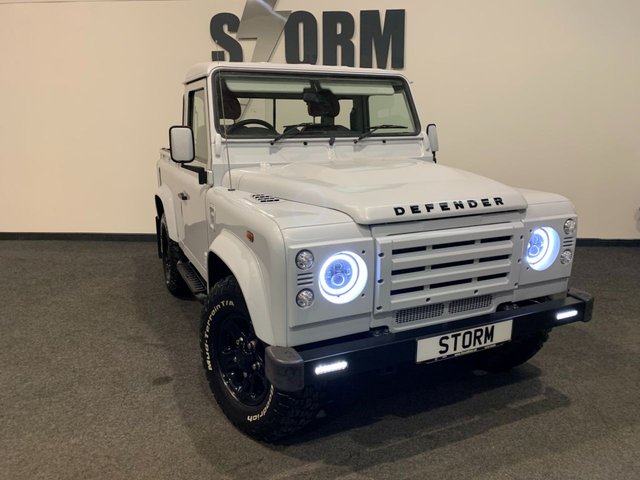 2013 13 Land Rover Defender | NO 17 | 2.2 TD PICK UP 122 BHP