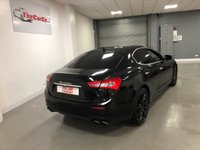 USED 2014 14 MASERATI GHIBLI 3.0 DV6 4d 275 BHP * PRIVACY  GLASS * CLIMATE CONTROL  * NAVIGATION*  PARKING SENSORS * 20 INCH ALLOYS *