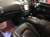 USED 2014 14 MASERATI GHIBLI 3.0 DV6 4d 275 BHP * PRIVACY  GLASS * CLIMATE CONTROL  * NAVIGATION*  PARKING SENSORS * 20 INCH ALLOYS *