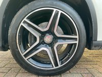 USED 2015 15 MERCEDES-BENZ GLA-CLASS 2.0 GLA250 4MATIC AMG LINE EXECUTIVE 5d 211 BHP NAVIGATION! PARK ASSIST