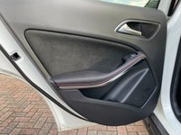 USED 2015 15 MERCEDES-BENZ GLA-CLASS 2.0 GLA250 4MATIC AMG LINE EXECUTIVE 5d 211 BHP NAVIGATION! PARK ASSIST