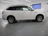USED 2015 65 MITSUBISHI OUTLANDER 2.0 PHEV GX 3H 5d 162 BHP GREAT SPECIFICATION, LOW MILES AND MITSUBISHI SERVICE HISTORY