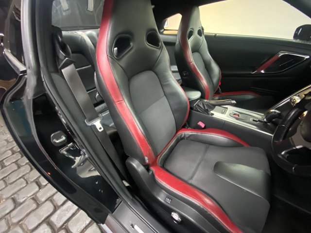 2011 NISSAN GT-R - Photo 4