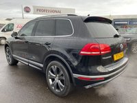USED 2015 65 VOLKSWAGEN TOUAREG 3.0 V6 R-LINE TDI BLUEMOTION TECHNOLOGY 5d 259 BHP **1 FORMER KEEPER - FULL 1 YEARS MOT - ALLOYS- SAT NAV-TURBO DIESEL - CLIMATE CONTROL- FINANCE AVAILABLE!!