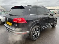 USED 2015 65 VOLKSWAGEN TOUAREG 3.0 V6 R-LINE TDI BLUEMOTION TECHNOLOGY 5d 259 BHP **1 FORMER KEEPER - FULL 1 YEARS MOT - ALLOYS- SAT NAV-TURBO DIESEL - CLIMATE CONTROL- FINANCE AVAILABLE!!