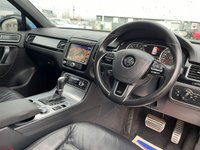 USED 2015 65 VOLKSWAGEN TOUAREG 3.0 V6 R-LINE TDI BLUEMOTION TECHNOLOGY 5d 259 BHP **1 FORMER KEEPER - FULL 1 YEARS MOT - ALLOYS- SAT NAV-TURBO DIESEL - CLIMATE CONTROL- FINANCE AVAILABLE!!