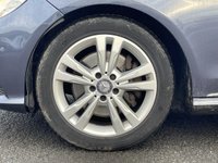 USED 2013 13 MERCEDES-BENZ E-CLASS 2.1 E250 CDI SE 4d 202 BHP FRONT AND REAR PARKING AID +  FULL LEATHER TRIM +  HEATED FRONT SEATS +  ELECTRIC SEATS +  CRUISE CONTROL +  DUAL CLIMATE CONTROL +  SAT NAVIGATION +  DAB RADIO +  BLUETOOTH +  USB +  AUX CONNECTIVITY +  17 INCH ALLOY WHEELS +