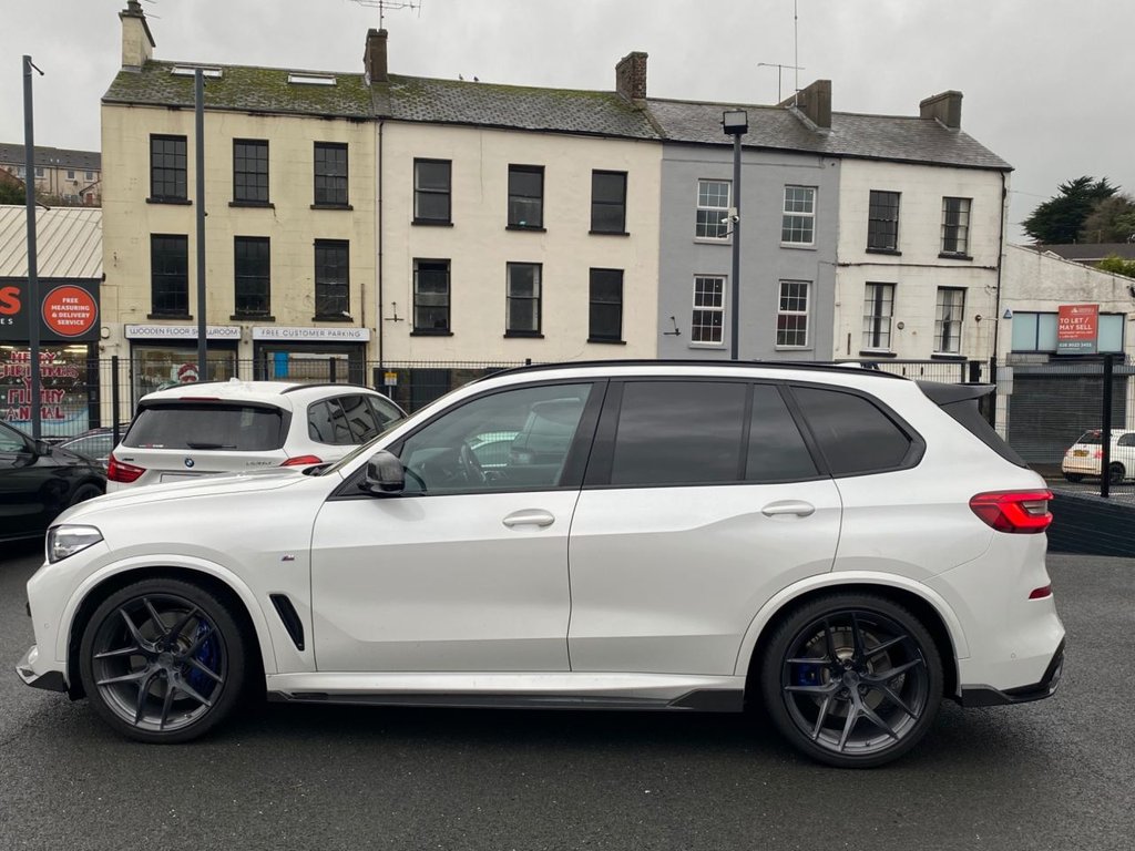 USED 2020 20 BMW X5 3.0 XDRIVE30D M SPORT 5d 261 BHP SKYLOUNGE ROOF & HARMON KARDON