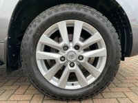 USED 2013 TOYOTA LAND CRUISER V8 4.5 D-4D V8 5d 268 BHP MEGA SPEC w/ REAR ENTERTAINMENT