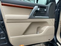 USED 2013 TOYOTA LAND CRUISER V8 4.5 D-4D V8 5d 268 BHP MEGA SPEC w/ REAR ENTERTAINMENT