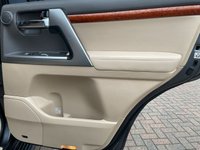 USED 2013 TOYOTA LAND CRUISER V8 4.5 D-4D V8 5d 268 BHP MEGA SPEC w/ REAR ENTERTAINMENT