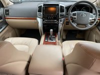 USED 2013 TOYOTA LAND CRUISER V8 4.5 D-4D V8 5d 268 BHP MEGA SPEC w/ REAR ENTERTAINMENT