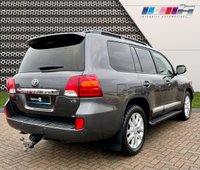 USED 2013 TOYOTA LAND CRUISER V8 4.5 D-4D V8 5d 268 BHP MEGA SPEC w/ REAR ENTERTAINMENT