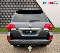 USED 2013 TOYOTA LAND CRUISER V8 4.5 D-4D V8 5d 268 BHP MEGA SPEC w/ REAR ENTERTAINMENT