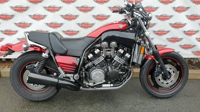 2004 04 Yamaha Vmax VMAX1200 Naked Muscle