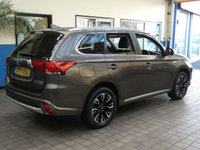 USED 2017 17 MITSUBISHI OUTLANDER 2.0 PHEV 4H 5d 200 BHP SAT NAV LEATHER SUNROOF VAT Q