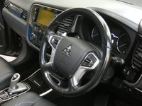 USED 2017 17 MITSUBISHI OUTLANDER 2.0 PHEV 4H 5d 200 BHP SAT NAV LEATHER SUNROOF VAT Q