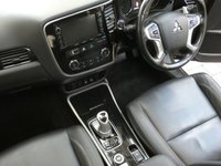 USED 2017 17 MITSUBISHI OUTLANDER 2.0 PHEV 4H 5d 200 BHP SAT NAV LEATHER SUNROOF VAT Q