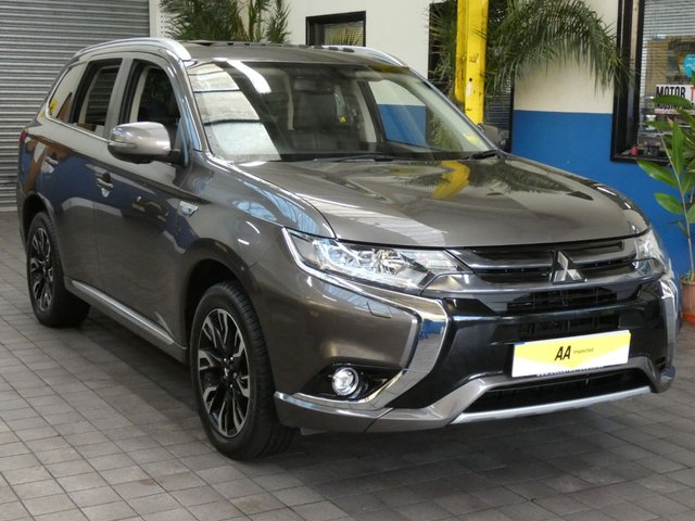 2017 17 Mitsubishi Outlander 2.0 PHEV 4H 5d 200 BHP
