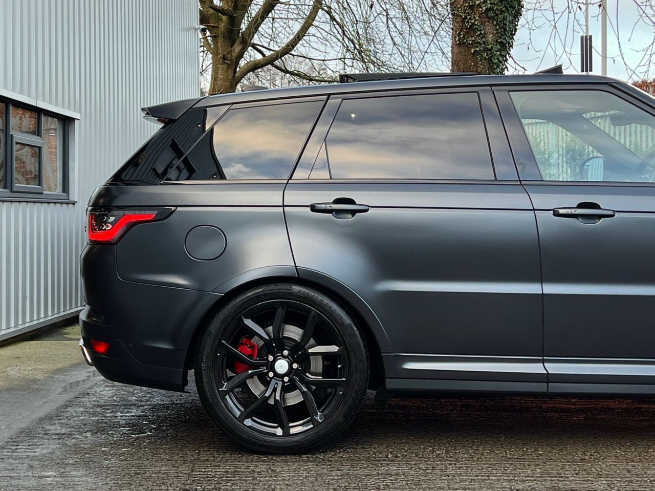 2019 69 LAND ROVER RANGE ROVER SPORT 5.0 P575 V8 SVR Auto 4WD (s/s) 5dr