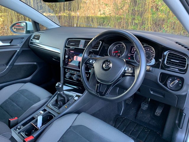 View our VOLKSWAGEN GOLF