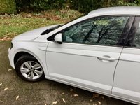 USED 2018 18 VOLKSWAGEN POLO 1.0 SE 5d 65 BHP 1 PRIVATE OWNER/ FULL VW GUILDFORD SERVICE HISTORY// BLUETOOTH//DAB RADIO//ALLOY WHEELS 1 PRIVATE OWNER/ FULL VW GUILDFORD SERVICE HISTORY// BLUETOOTH//DAB RADIO//ALLOY WHEELS
