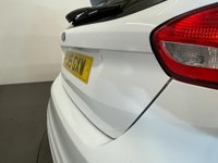 USED 2015 15 FORD FOCUS 1.6 ZETEC S TDCI 5d 114 BHP 1.6 Zetec S TDCI  Striking frozen white high gloss, 5 door ,