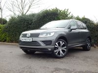 USED 2015 15 VOLKSWAGEN TOUAREG 3.0 V6 R-LINE TDI BLUEMOTION TECHNOLOGY 5d 259 BHP BIG PAN ROOF - ELECTRIC DEPLOYABLE TOW BAR - FULL VW SERVICE HISTORY - ONE OWNER FROM NEW - ELECTRIC MEMORY FRONT SEATS
