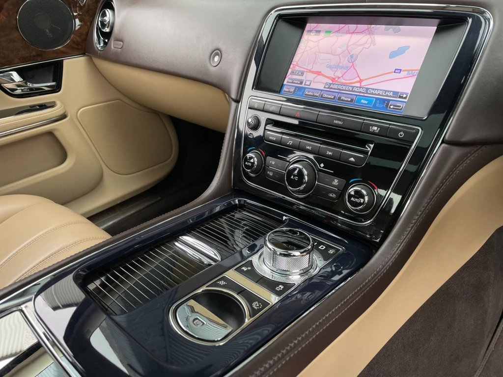 USED 2011 11 JAGUAR XJ 3.0 D V6 PREMIUM LUXURY SWB 4d 275 BHP 