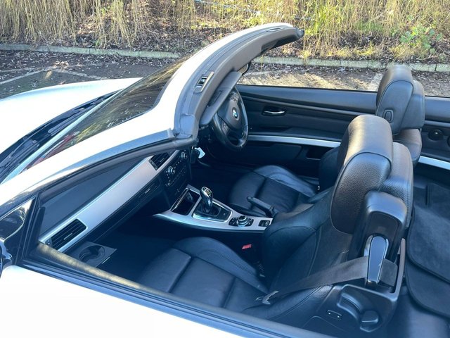 View our BMW 3 SERIES