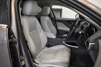 USED 2016 16 JAGUAR F-PACE 2.0 PORTFOLIO AWD 5d 178 BHP Sliding Pan Roof, Rare Colour