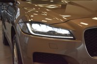 USED 2016 16 JAGUAR F-PACE 2.0 PORTFOLIO AWD 5d 178 BHP Sliding Pan Roof, Rare Colour