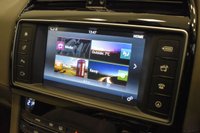 USED 2016 16 JAGUAR F-PACE 2.0 PORTFOLIO AWD 5d 178 BHP Sliding Pan Roof, Rare Colour