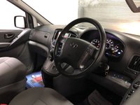 USED 2018 68 HYUNDAI i800 2.5 CRDI SE NAV 5d 168 BHP * 8 SEATS * PRIVACY GLASS * NAVIGATION * PARKING SENSORS WITH REVERSING CAMERA CAMERA *