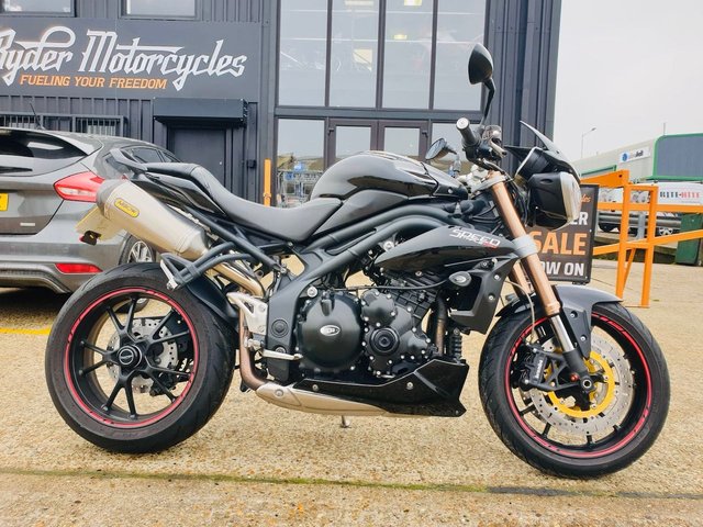 2011 11 Triumph Speed Triple 1050 1050cc