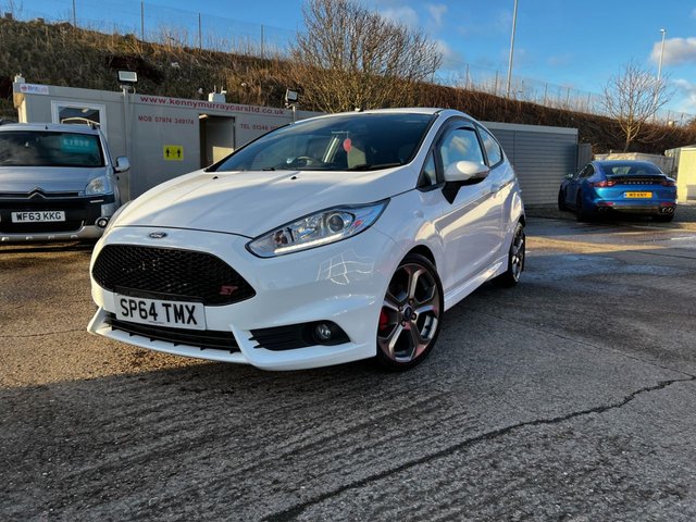 2014 05 Ford Fiesta 1.6 ST-3 3d 180 BHP