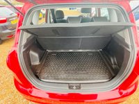 USED 2014 64 KIA VENGA 1.6 2 5d 123 BHP Stunning Low Mileage Petrol Automatic 5 door Hatchback MPV