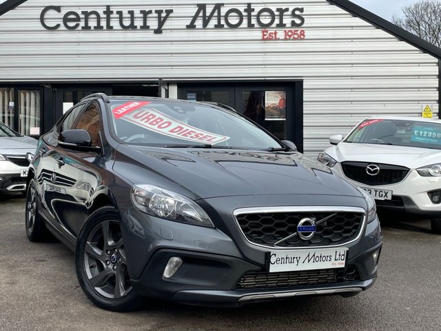 2013 63 Volvo V40 Cross Country 2.0 D3 SE (150 Bhp) 5dr - HEATED SEATS