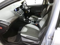 USED 2011 61 FORD FOCUS 1.6 ZETEC 5d 104 BHP 
