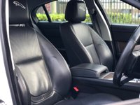 USED 2014 64 JAGUAR XF 2.2 D LUXURY 4d 163 BHP 