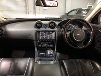 USED 2012 C JAGUAR XJ 3.0 D V6 PORTFOLIO LWB 4d 275 BHP * PANORAMIC ROOF * PRIVACY GLASS * NAVIGATION *  CLIMATE CONTROL * PARKING  SENSORS *