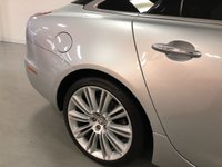 USED 2012 C JAGUAR XJ 3.0 D V6 PORTFOLIO LWB 4d 275 BHP * PANORAMIC ROOF * PRIVACY GLASS * NAVIGATION *  CLIMATE CONTROL * PARKING  SENSORS *